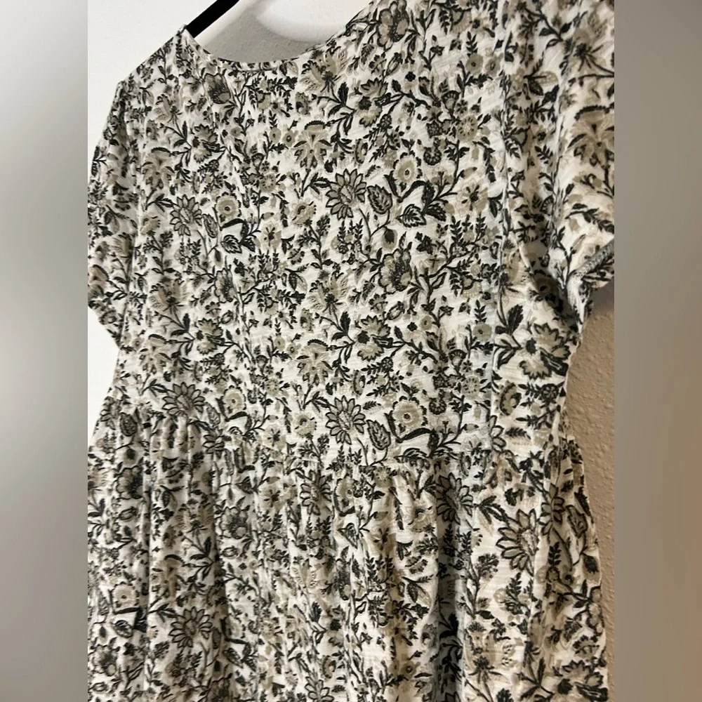 Lucky Brand Monochrome Floral Blouse Size Large - Picture 4 of 5